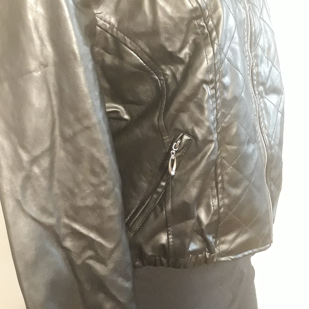 Covington Medium Leather Jacket - image 3